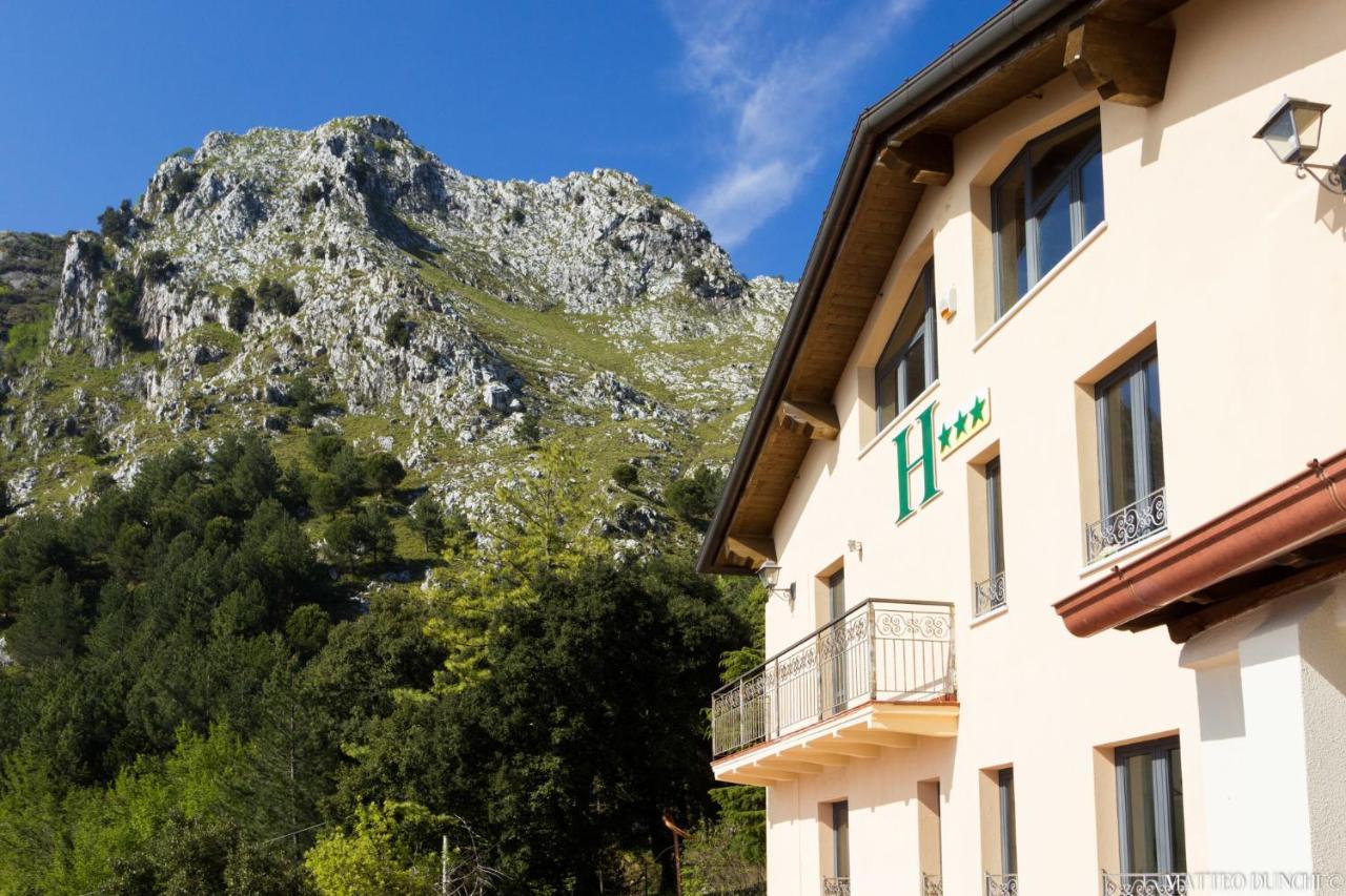 Hotel - Ristorante Pintadera มาสซา ภายนอก รูปภาพ
